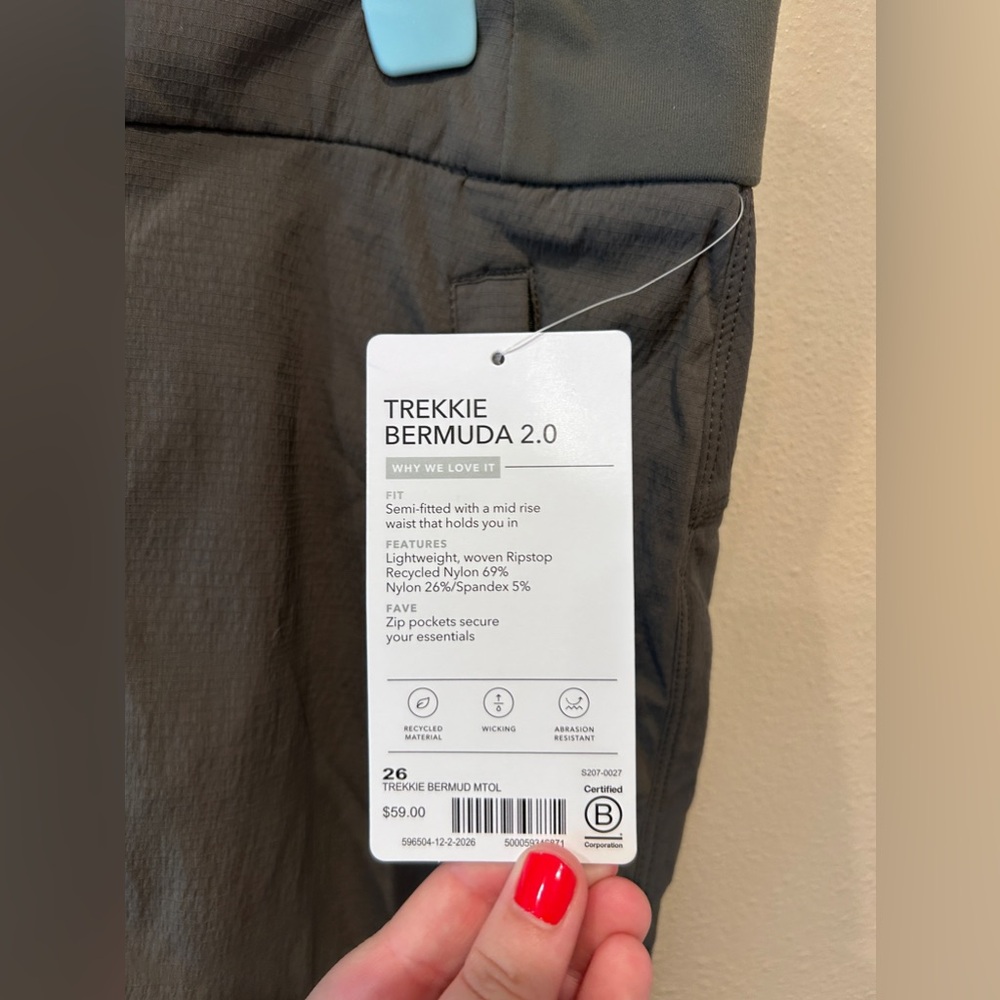 NWT Athleta Trekkie Bermuda 2.0 in MTOL Mountain Olive Green Size 26 NEW #596504 - Picture 3 of 9